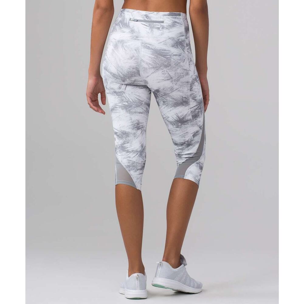 Lululemon Pace Perfect Crop (17") Size 6 Gray Pants